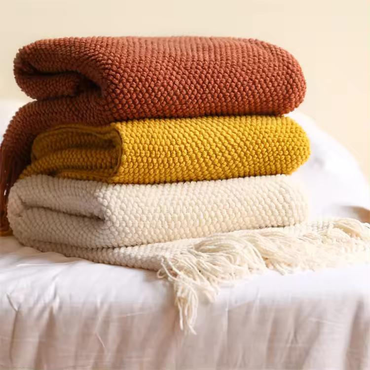 Cozy Comfort Essentials: Throws & Blankets for Every Season