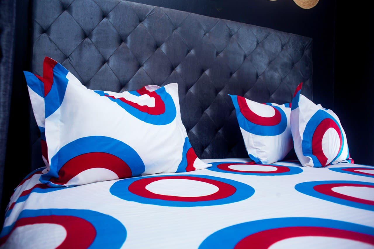 Luxury Oasis Circle Bedding Set